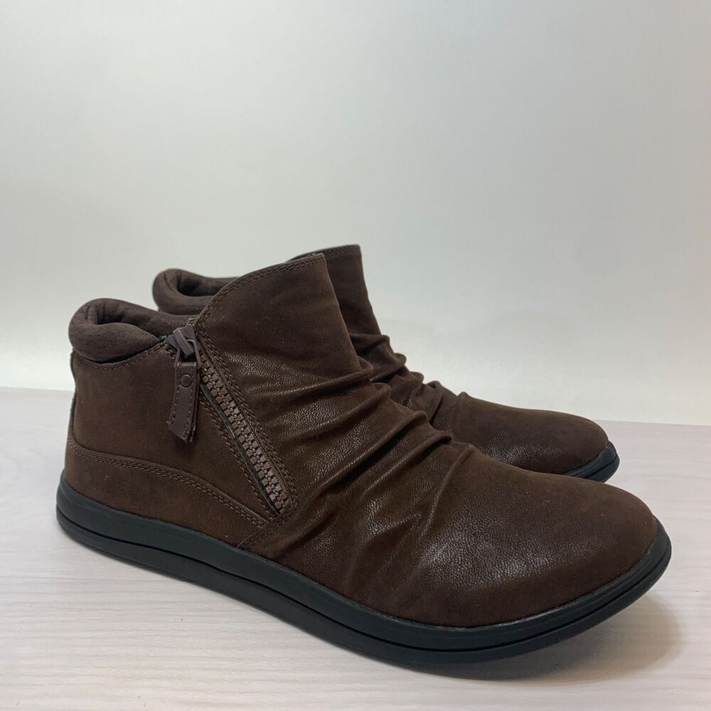 Clarks Cloudsteppers Slip-On Booties Breeze Range Dark Brown Size 9.5 W
